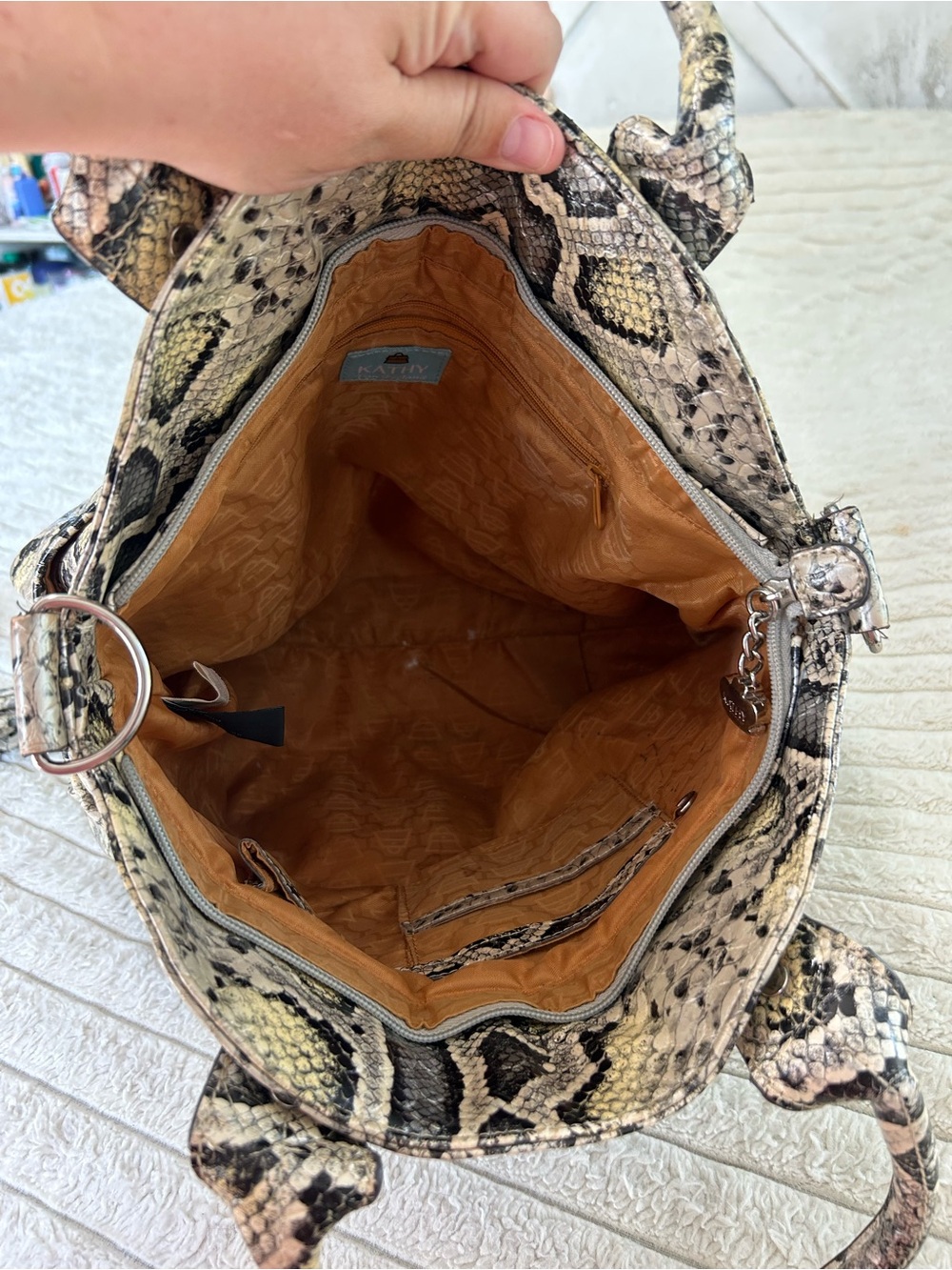 Kathy Van Zeeland Purse - Picture 8 of 16